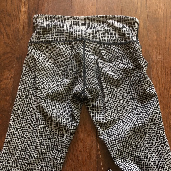 Lululemon leggings 4 - Picture 6 of 7